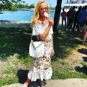 Meet your Posher, Angelina